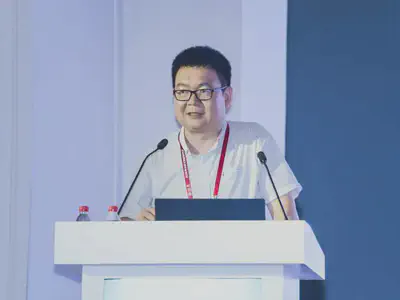 Associate Professor Jian Li delivers the plenary presentation on July 17.